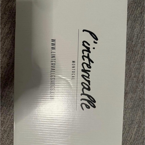 L’Intervalle Bellisima Black Patent Pumps - Picture 4 of 4